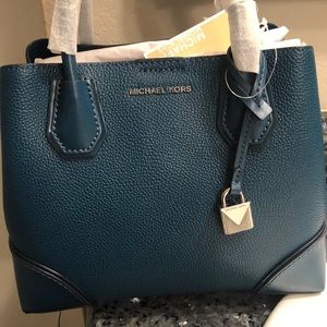 Michael Kors purse/ satchel